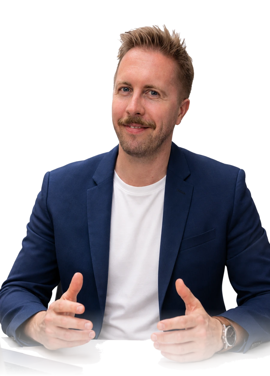Sebastian Bertrams, The Funding Officer, im dunkelblauen Sakko